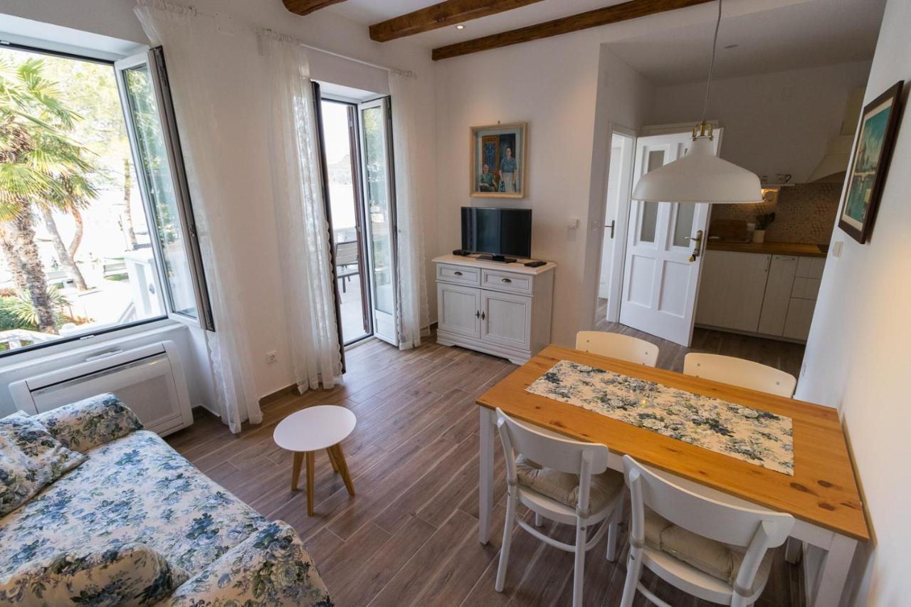 Apartman Hrabrić 2 Njivice Bagian luar foto