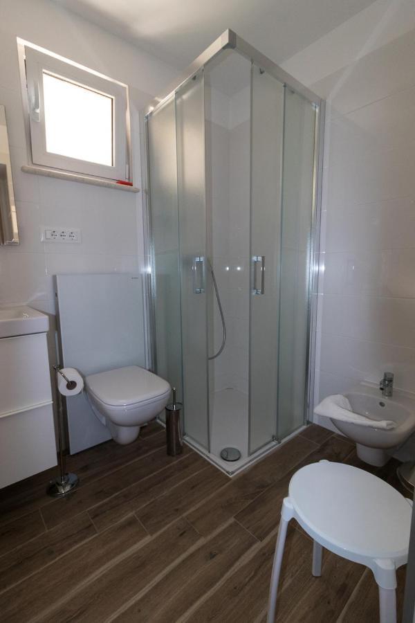 Apartman Hrabrić 2 Njivice Bagian luar foto