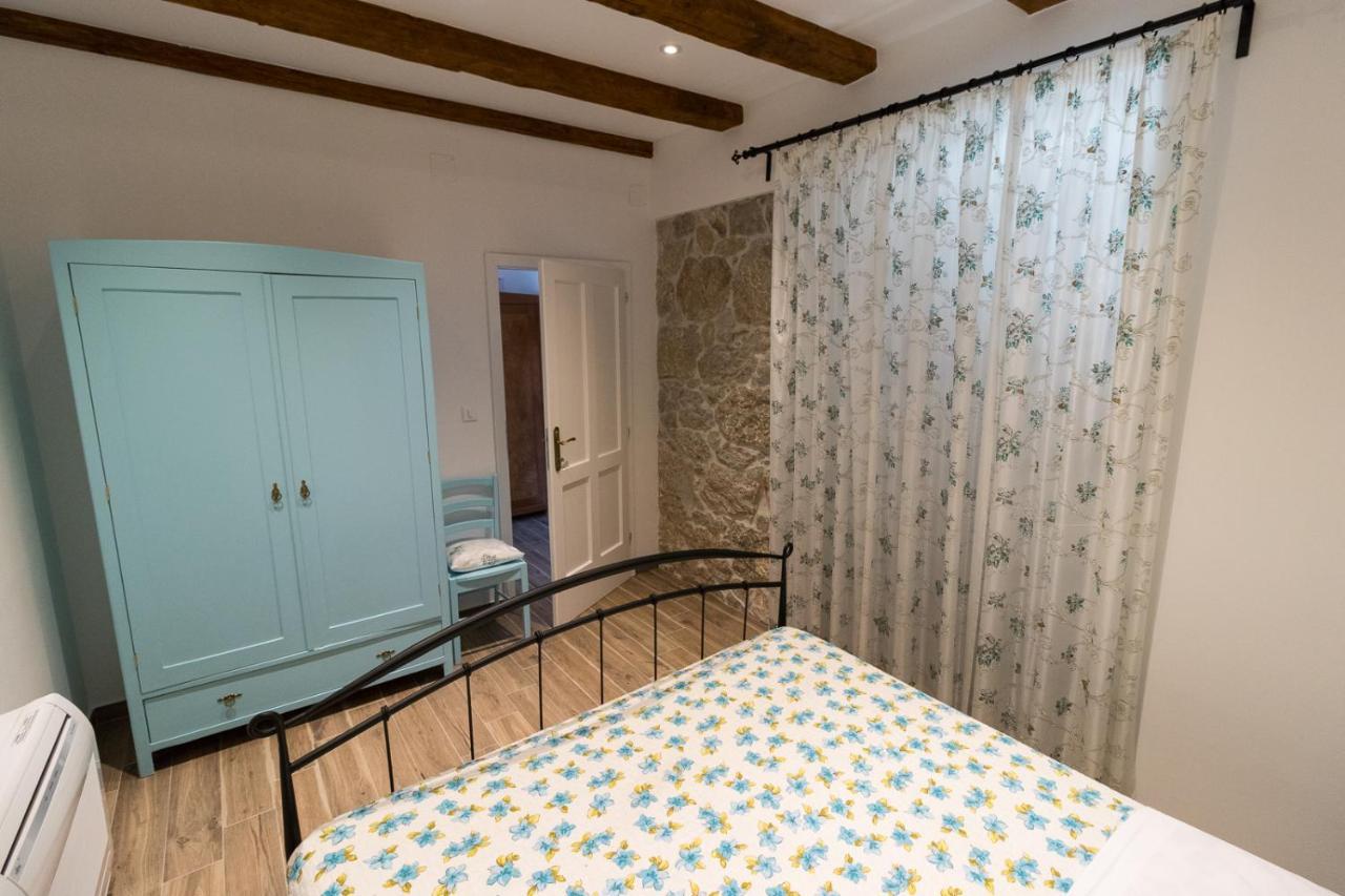 Apartman Hrabrić 2 Njivice Bagian luar foto